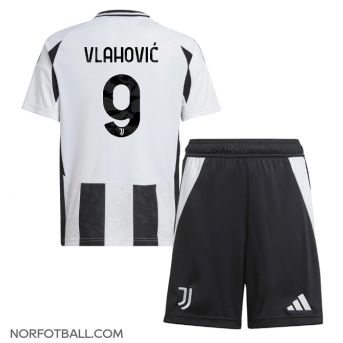 Billige Fotballdrakt Juventus Dusan Vlahovic #9 Replika Hjemmedraktsett Barn 2024-25 Kortermet (med bukser)